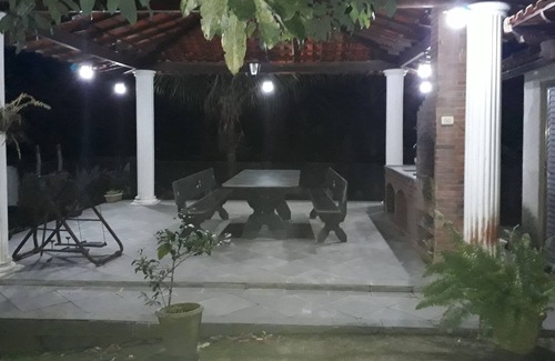 Guapimirim Casa | Casa en Guapimirim, cascadas, ducha, barbacoa, wifi, estacionamiento.