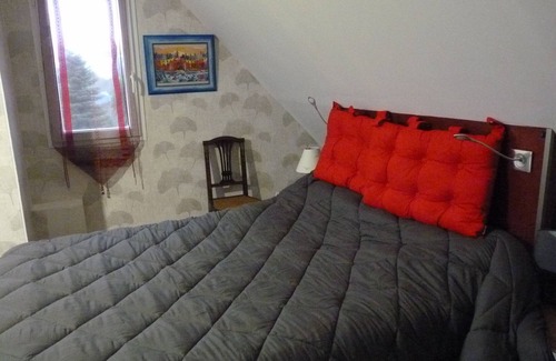 Scaer Casa | casa en un terreno grande cerca del bosque, a unos 20 minutos del mar.