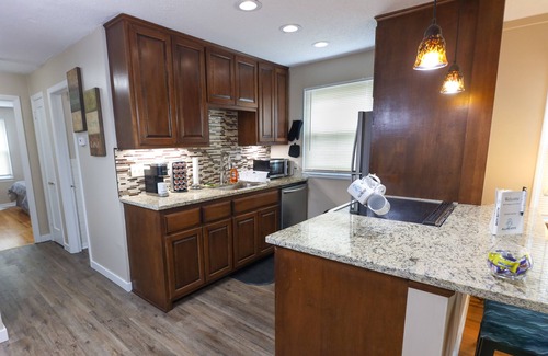 Diamond Lake Casa | House in Minneapolis, 2 beds, 2 baths and a sofa sleeper