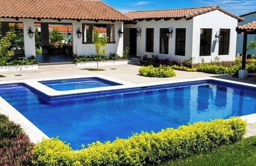 Puerto Barillas Casa | House in San Andrés, San Miguel