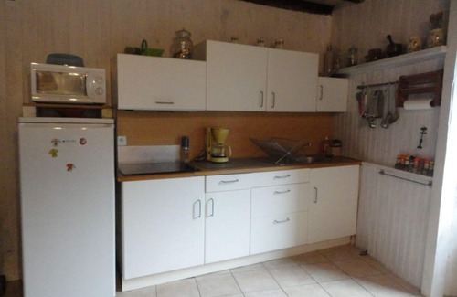 Vebre Casa | House in small mountain village by the river