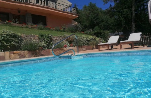 La Baronia de Rialb Cabaña | Casa en medio de la naturaleza con piscina y jardín. Pet friendly !