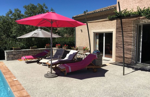 Labeaume Casa | Casa en el corazón de las gargantas del Ardèche, 8 personas, aire acondicionado, piscina climatizada