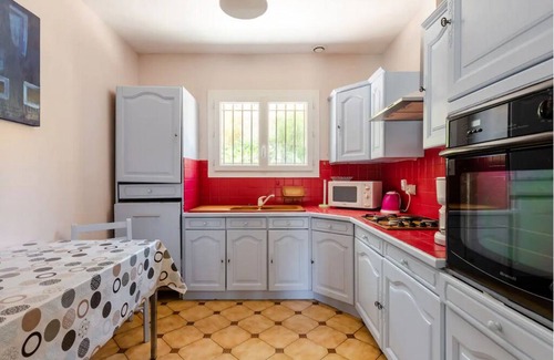Auriol Villa | Auriol, in the heart of Provence