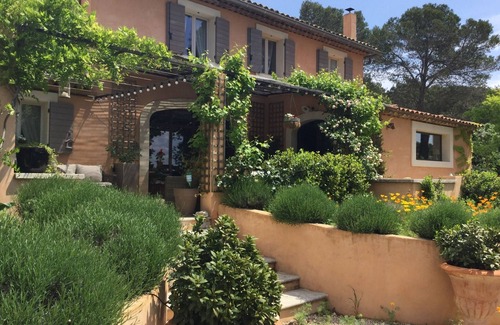 Puget Villa | Casa en el Luberon con piscina climatizada tradicional