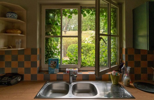 Ittre Casa | House in the middle of a landscape (tennis pool)
