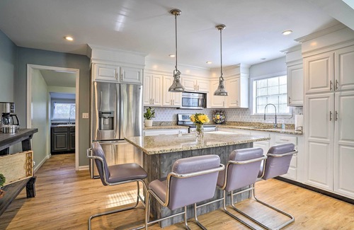 Ooltewah Cabaña | 'house in the Woods' in Ooltewah w/ Fire Pit!