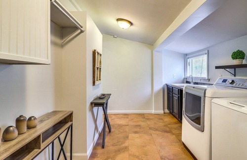 Ooltewah Cabaña | 'house in the Woods' in Ooltewah w/ Fire Pit!