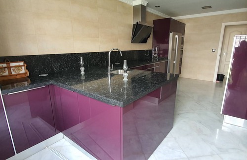 Tomares Casa | Casa en Tomares, al lado de Sevilla. Ideal para familias. Se admite mascotas.