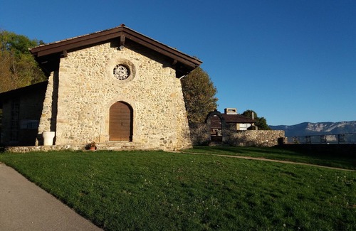 Izeaux Casa | House La Galinette 9 people Heated swimming pool Hammam Jacuzzi Sauna