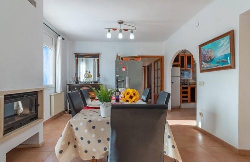 Sant Pere Pescador Chalet De Esquí | Casa Les Eiguades - piscina privada, jardín, A.A, barbacoa, wifi, parking,