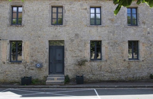 Sainte-Marie-du-Mont Casa | House located on the charming central square of the village of Sainte-Marie-du-Mont
