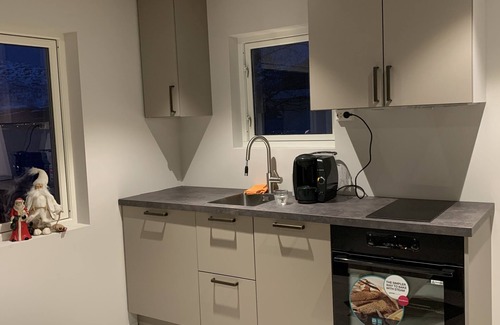 Tromso Casa | Fantástica casa de vacaciones situado junto al mar en la pequeña isla Håkøya