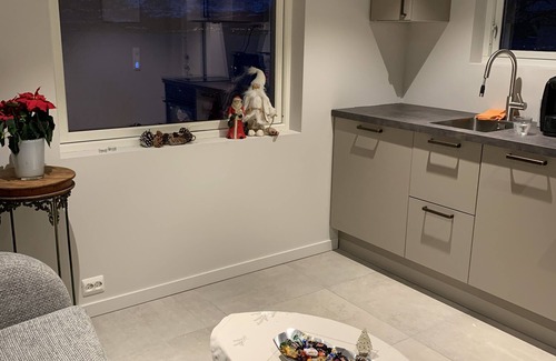 Tromso Casa | Fantástica casa de vacaciones situado junto al mar en la pequeña isla Håkøya
