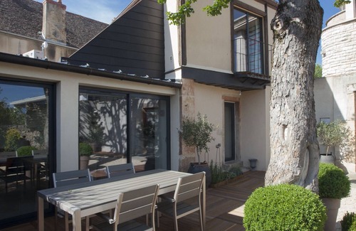 Beaune Casa | Casa-loft a 200 metros del centro con jardín y aparcamiento gratuito.