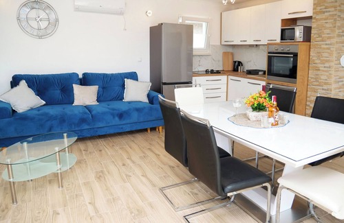 Marina Apartamento | House Luketini dvori (97091-K1) - Marina