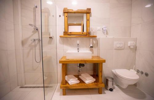 Vrelo Korenicko Casa | House Mrzlin Grad