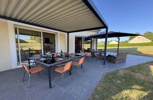 Montfort-le-Gesnois Casa | Amplia casa de campo para 14 huéspedes