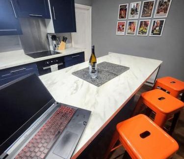 Easton Casa | House near restaurants, park and pubs, perfect for pets!