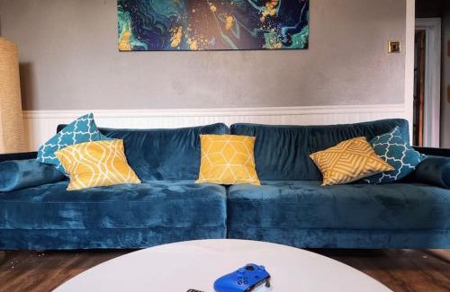 Easton Casa | House near restaurants, park and pubs, perfect for pets!