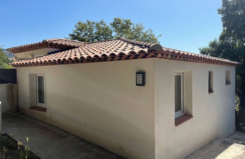 Le Revest-les-Eaux Casa | House nestled in an authentic village between sea and hills