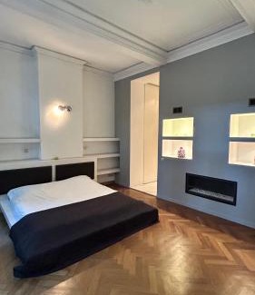 Antwerp Casa | House of Antwerp- 4BDR w Private Garden