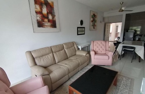Putrajaya Apartamento | House of Arts Condostay @ Saujana Aster