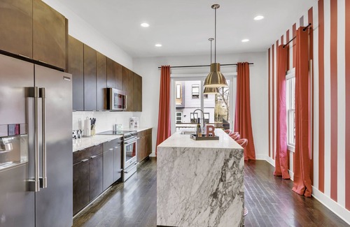 Hadley - Washington Casa | House of Barbie/Rooftop Deck