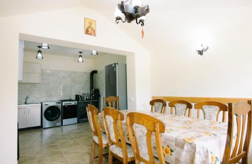 Zarnesti Villa | House of Forest