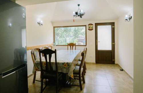 Zarnesti Villa | House of Forest