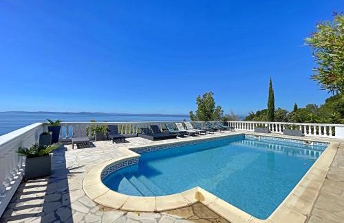 Almadraba-Canyelles Villa | HOUSE OF PARADISE ROSES