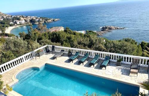 Almadraba-Canyelles Villa | HOUSE OF PARADISE ROSES