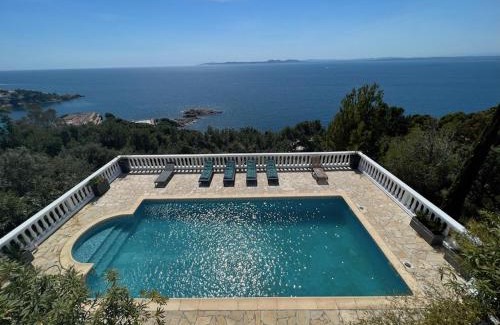 Almadraba-Canyelles Villa | HOUSE OF PARADISE ROSES