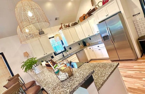 Downtown Casa | HOUSE OF ROCK - DOWNTOWN, RUPP ARENA, KEENELAND, HORSE PARK