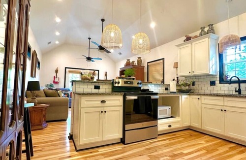 Downtown Casa | HOUSE OF ROCK - DOWNTOWN, RUPP ARENA, KEENELAND, HORSE PARK