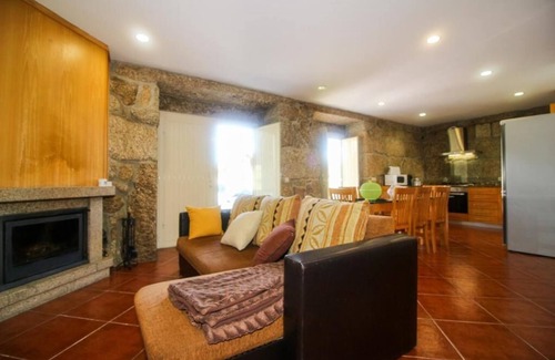 Guilhofrei Casa | House of the Orange Tree