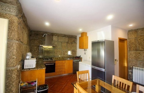 Guilhofrei Casa | House of the Orange Tree