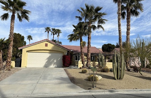 Desert Hot Springs Casa | House on a golf course