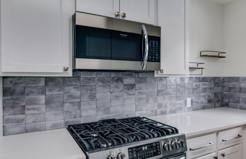 Texarkana Apartamento | House on Main Sleeps 6 and Ping Pong Table