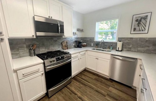 Texarkana Casa | House on Main: Sleeps 6 + Ping Pong Table!