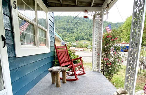 Chapmanville Casa | House on Main St., close to restaurants and entertainment. Miles from Trails!