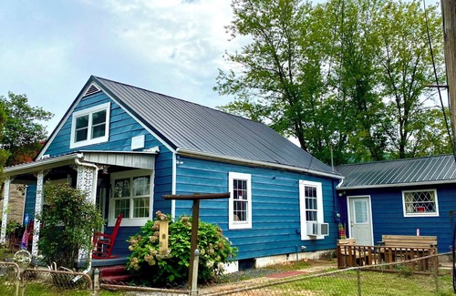 Chapmanville Casa | House on Main St., close to restaurants and entertainment. Miles from Trails!