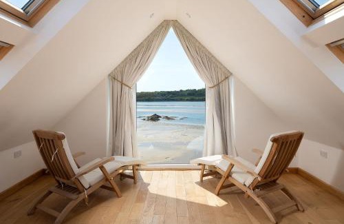 Caergeiliog Casa | House on the Beach