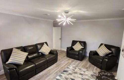 Luton Casa | House on the Furrows