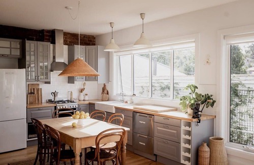 West Hobart Casa | House on The Hill in central West Hobart