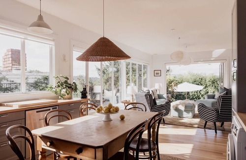 West Hobart Casa | House on The Hill in central West Hobart