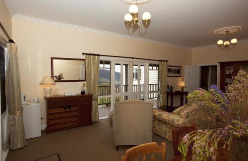Huonville Cama Y Desayuno | House on the Hill Bed and Breakfast