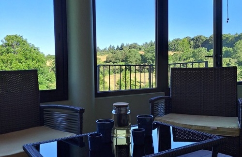 Pradelles-Cabardes Casa | House overlooking private lake in mid-mountain setting. Peace and quiet in the heart of nature!