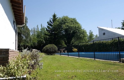 Vistalba Casa | Casa y piscina y jardín en Chacras de Coria