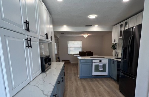 St. Petersburg - Clearwater Casa | House ~ Private pool! Pet friendly - Large backyard ~ 5 min from Gandy beach!